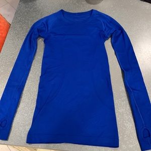 Lulu long sleeve no tag but pretty sure it’s a size 0